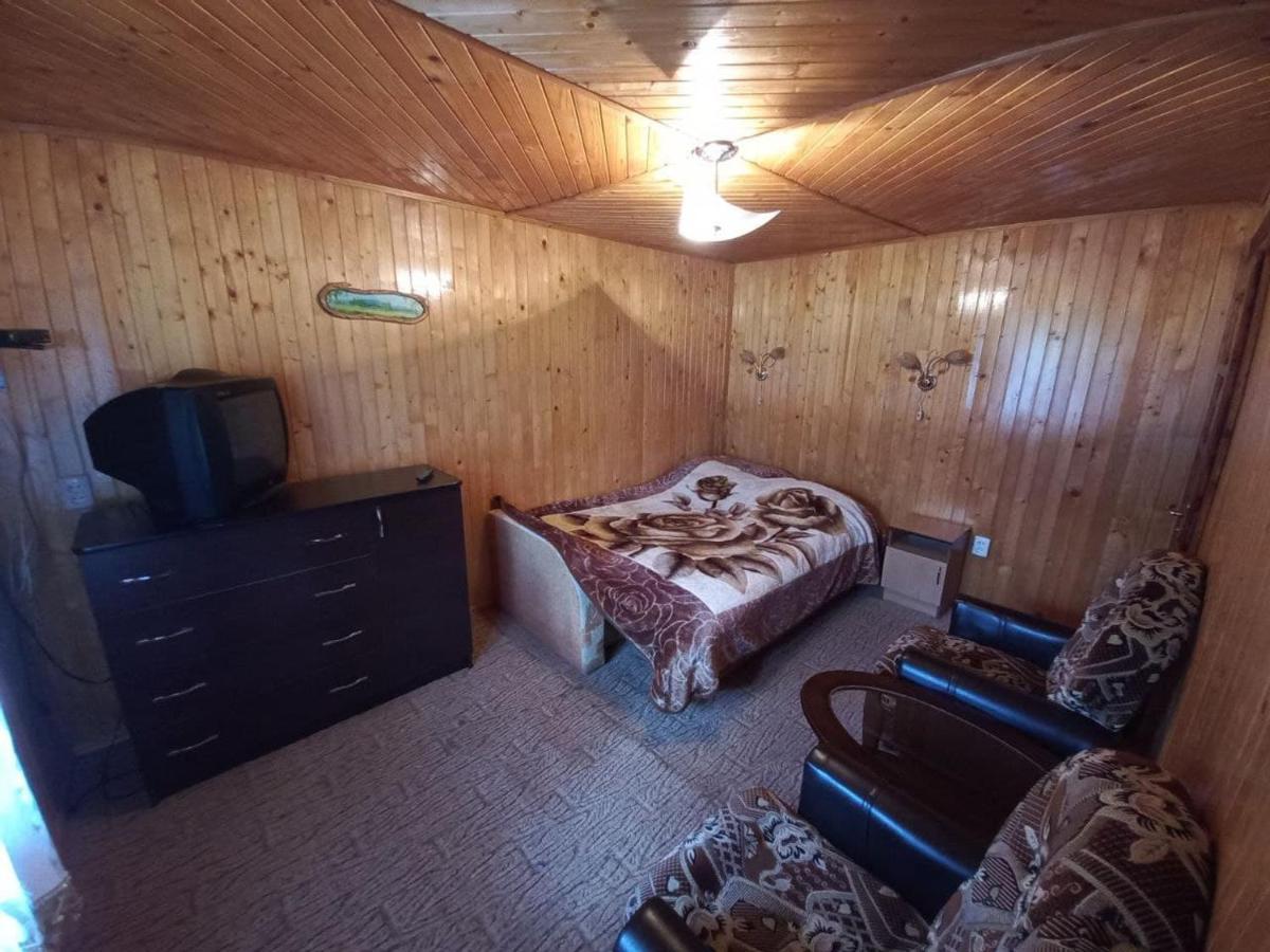 У Тараса І Лесі Hotel Yaremche Exterior photo
