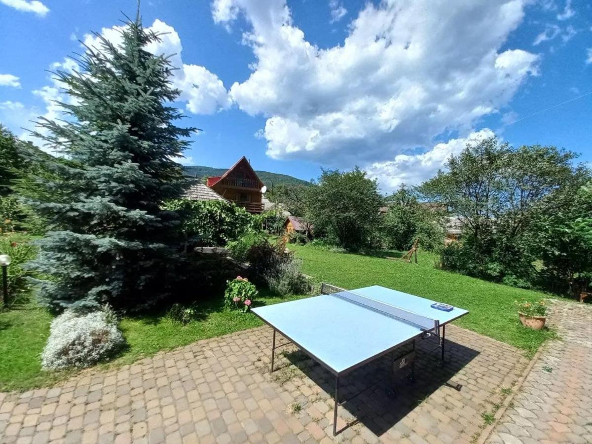 У Тараса І Лесі Hotel Yaremche Exterior photo